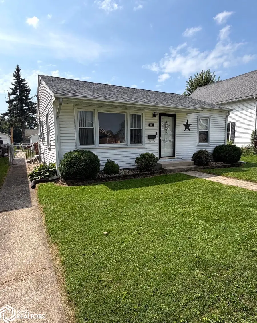 721 Harrison Avenue, Burlington, IA 52601 - #3