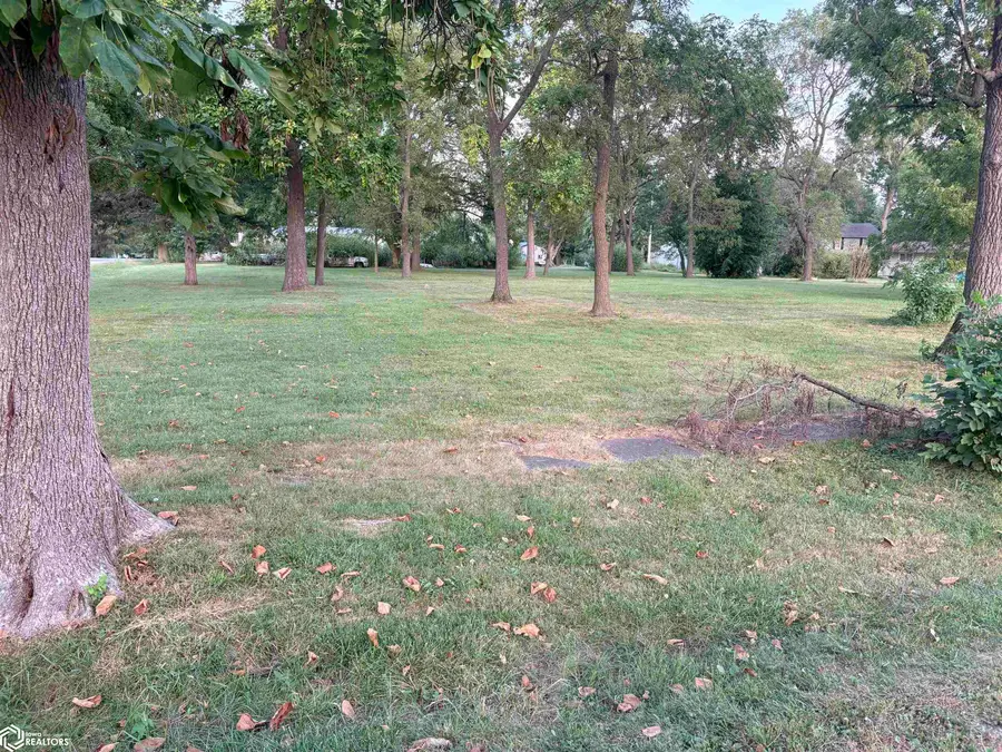 202 E 5th Street, Moulton, IA 52572 - #2
