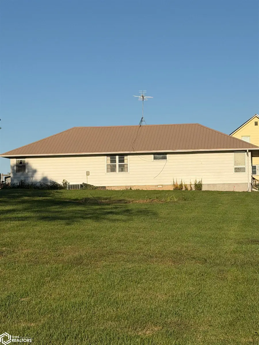 4113 V18 Road, Brooklyn, IA 52211 - #2