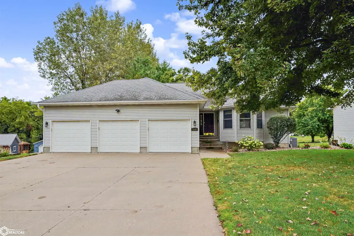 2101 Cliff Road, Burlington, IA 52601 - #1