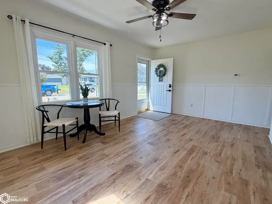 606 W 14th Street N, Newton, IA 50208 - #2
