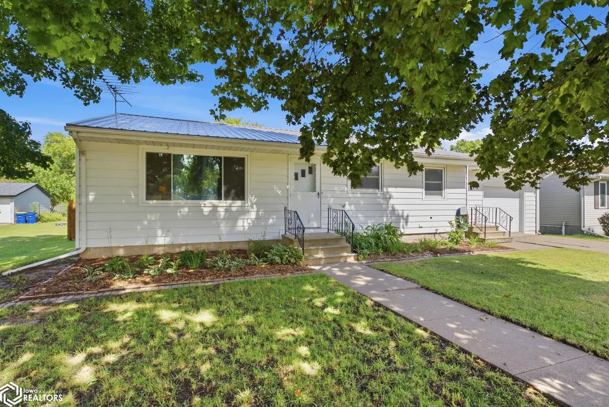 1306 E 2nd Street, Washington, IA 52353 - #1
