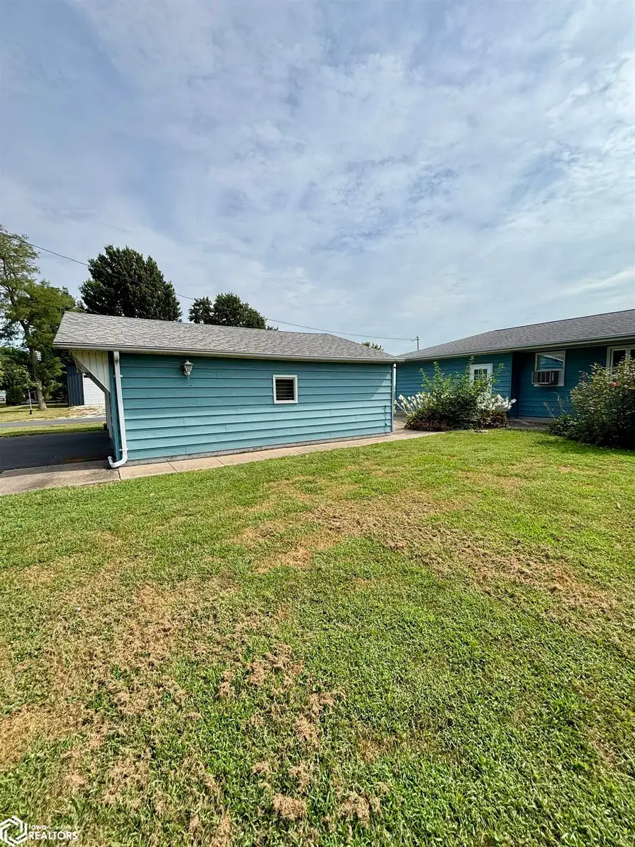2744 255th Avenue, Montrose, IA 52639 - #3