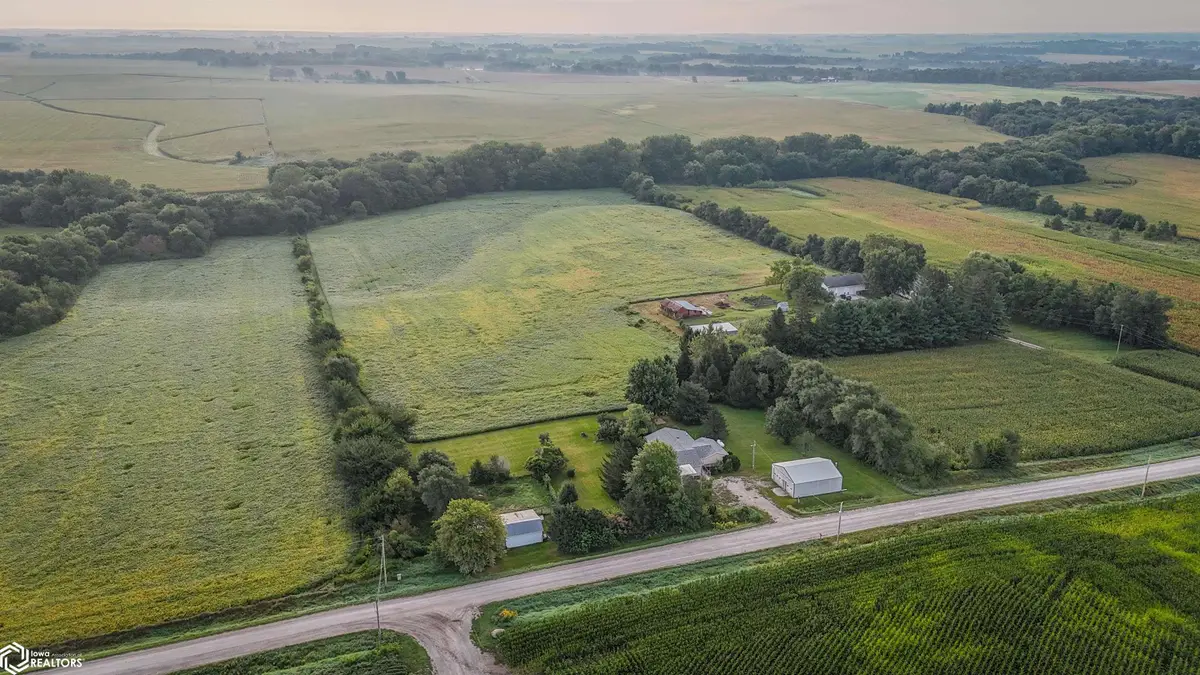 5300 33rd Ave Drive, Center Point, IA 52213 - #1