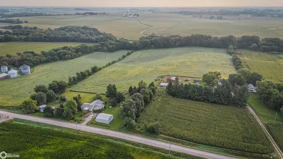 5300 33rd Ave Drive, Center Point, IA 52213 - #2