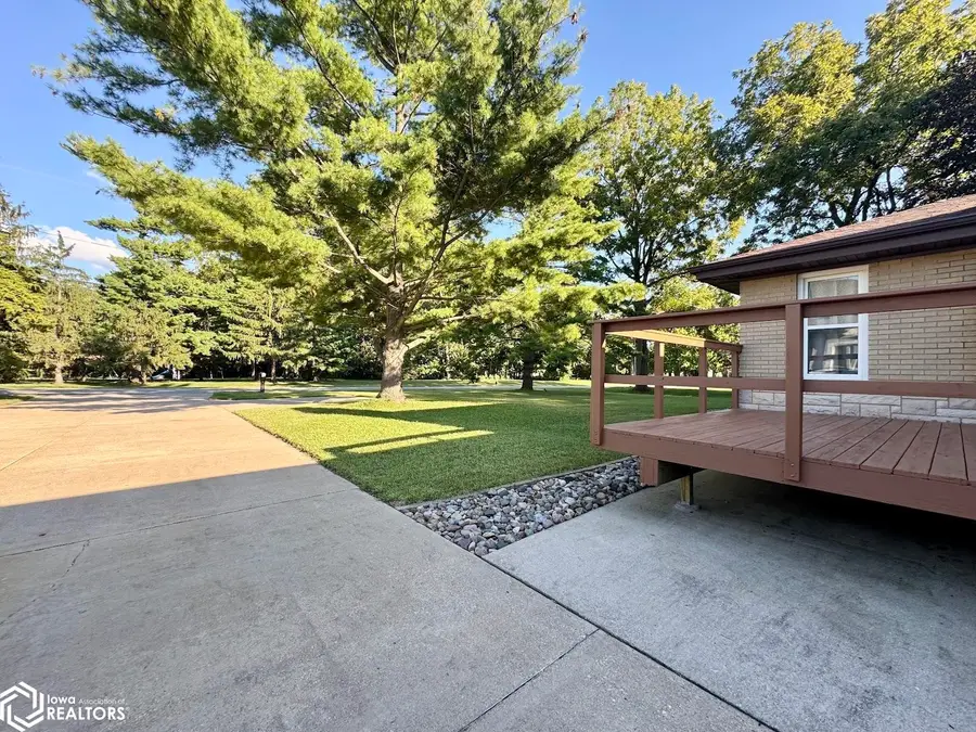 2809 Madison Avenue, Burlington, IA 52601 - #3