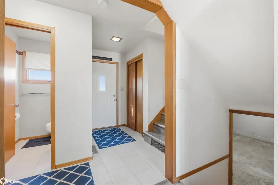 218 E Ingledue Street, Marshalltown, IA 50158 - #3