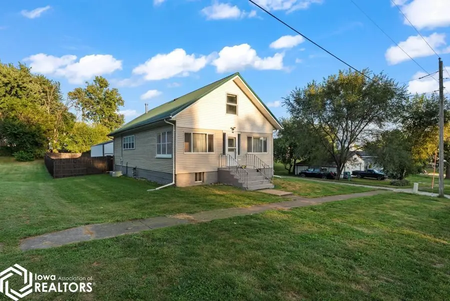 403 S Madison Street, Bloomfield, IA 52537 - #2
