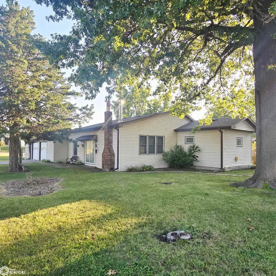804 2nd Avenue W, Oskaloosa, IA 52577 - #2