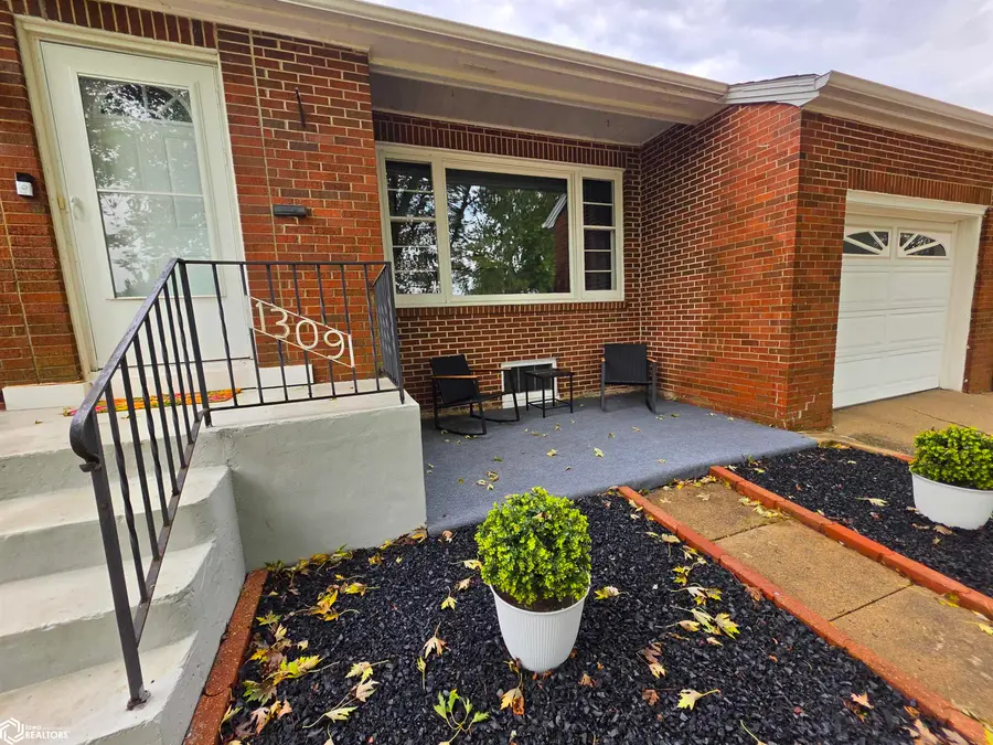 1309 N West Street, Carroll, IA 51401 - #2