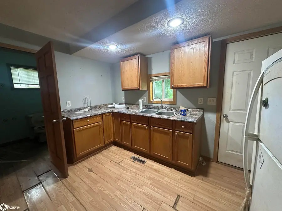 1323 N 8th Street, Burlington, IA 52601 - #2