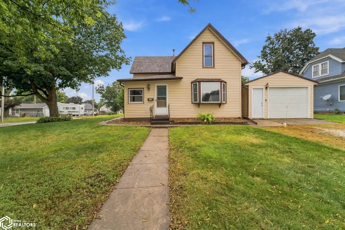 602 8th Street, Nevada, IA 50201 - #1