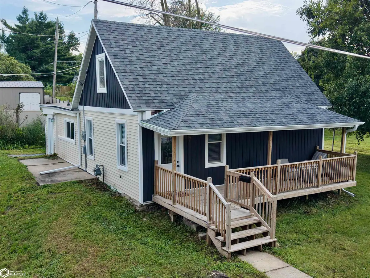 7 E High Street, Marshalltown, IA 50158 - #1