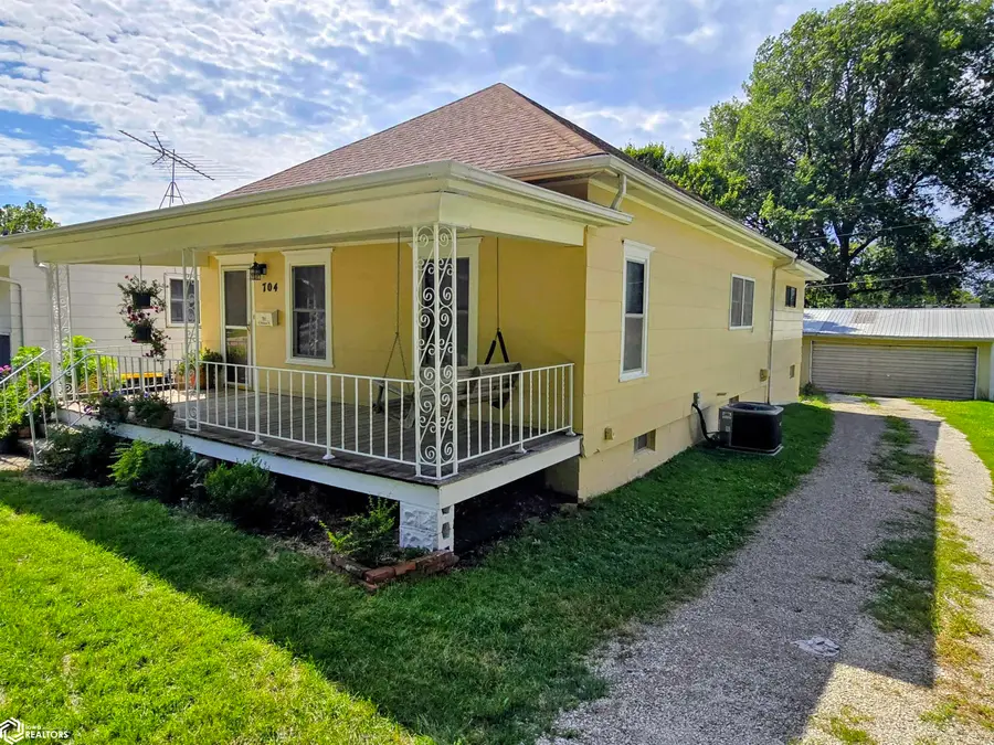 704 N Walnut Street, Creston, IA 50801 - #3