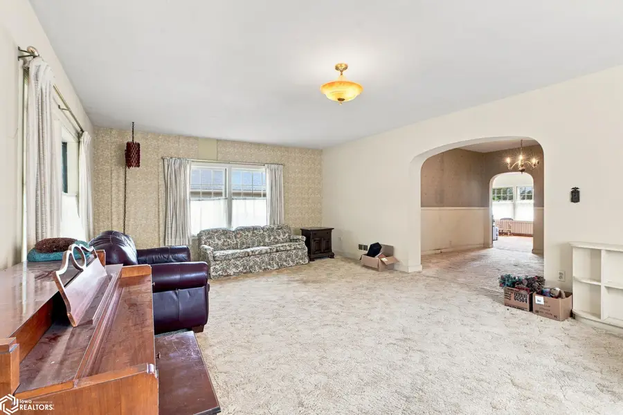206 N Harrison Street, Mount Pleasant, IA 52641 - #3