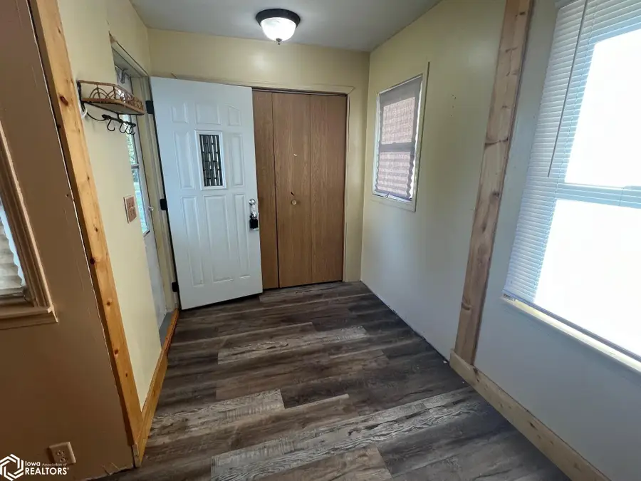 181 N Aviston St, Lomax, IL 61454 - #3