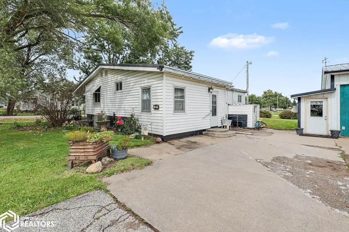 127 16th Avenue W, Albia, IA 52531 - #1