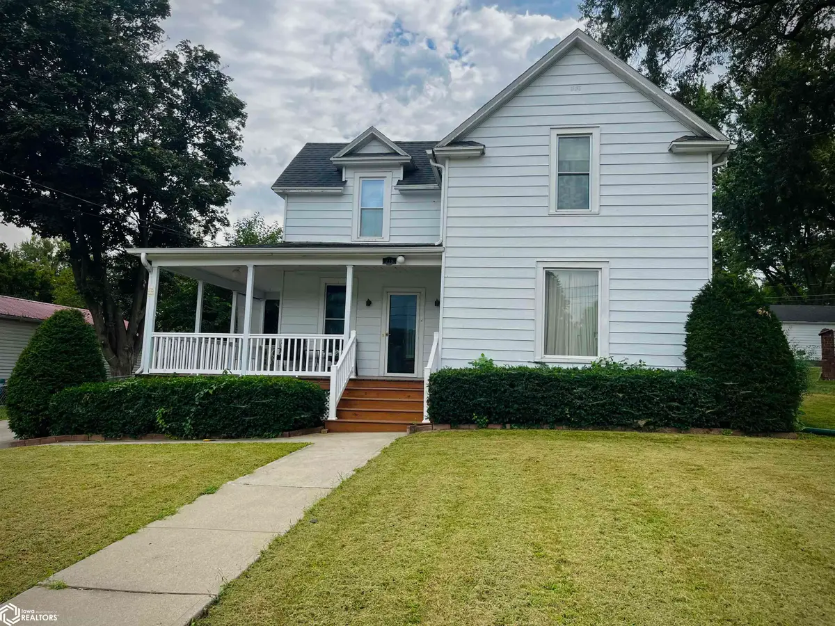 218 W Clark Street, Clarinda, IA 51632 - #1
