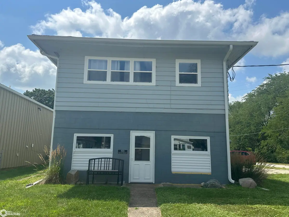 923 Siloam Avenue, Iowa Falls, IA 50126 - #1