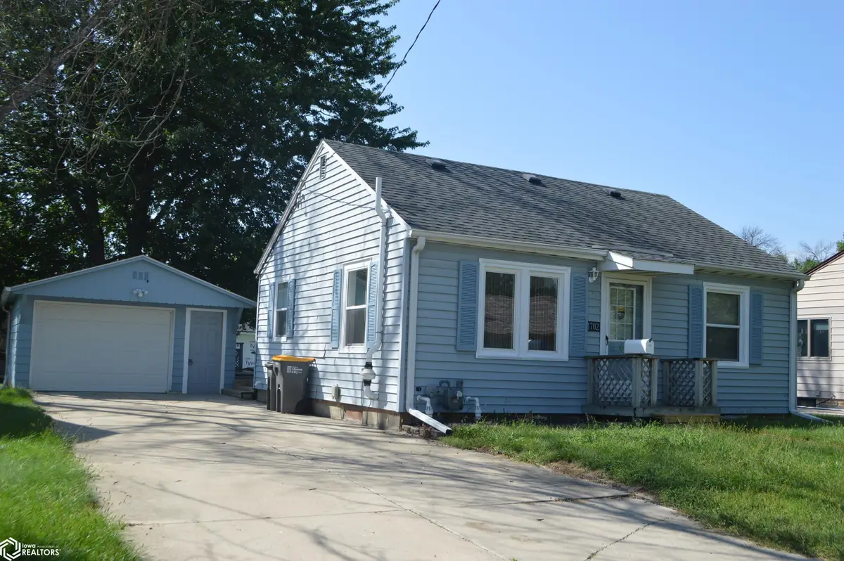 1702 N Hampshire Avenue, Mason City, IA 50401 - #1