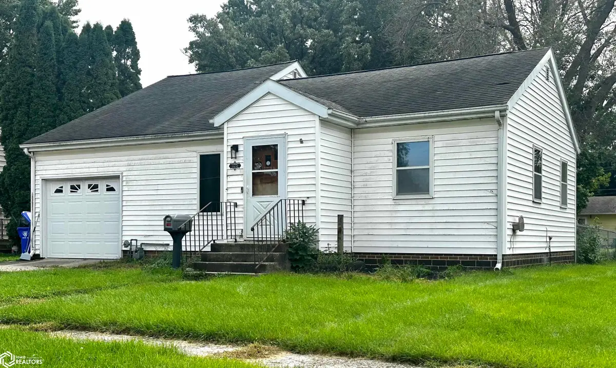 425 1st Street Ne, Britt, IA 50423 - #1