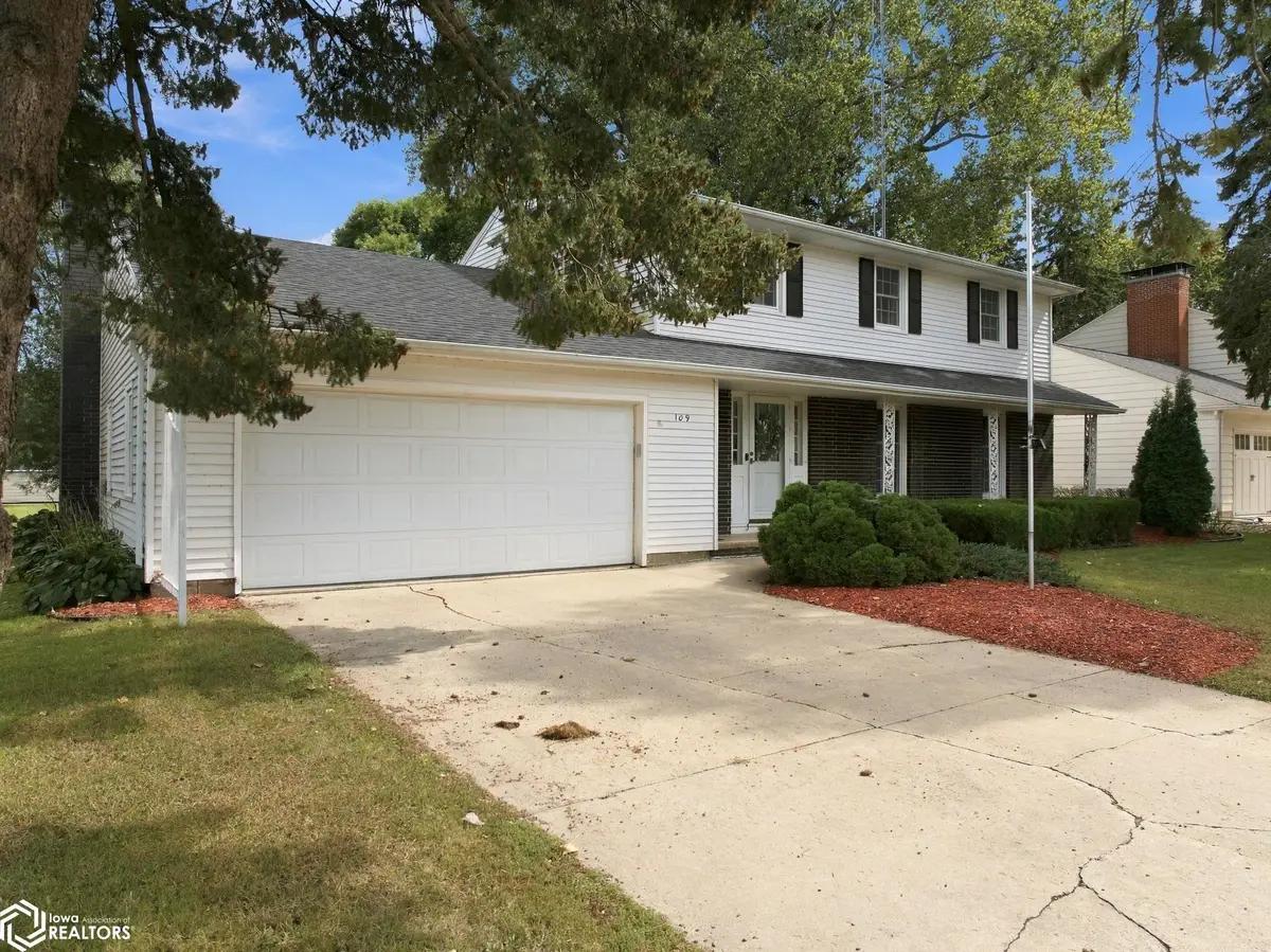 109 Lakeview Drive, Mason City, IA 50401 - #1