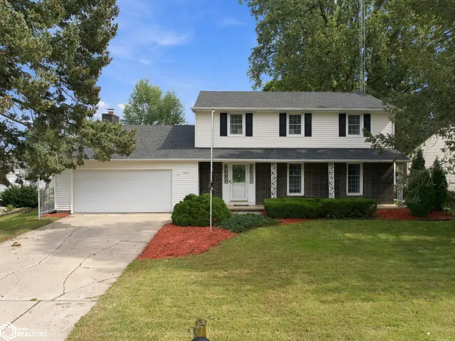 109 Lakeview Drive, Mason City, IA 50401 - #2