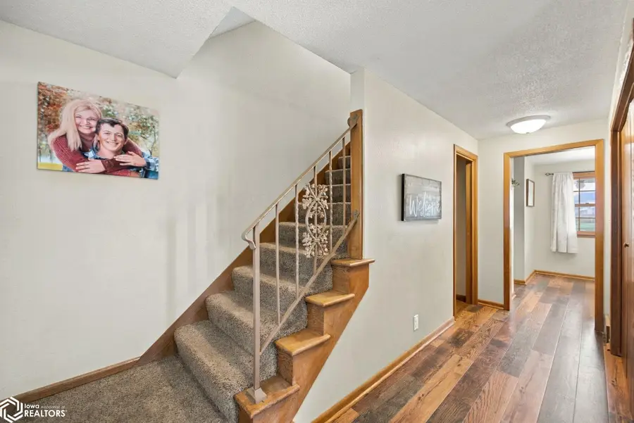 109 Lakeview Drive, Mason City, IA 50401 - #3