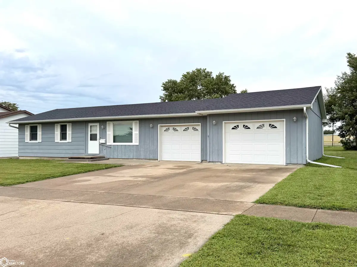 1223 Roland Avenue, Chariton, IA 50049 - #1
