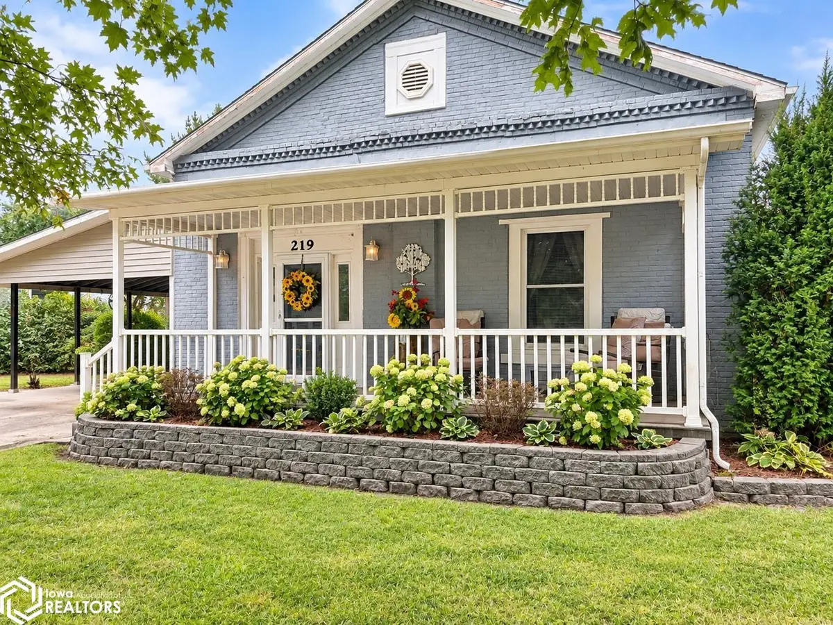 219 S 4th Street, Wapello, IA 52653 - #1
