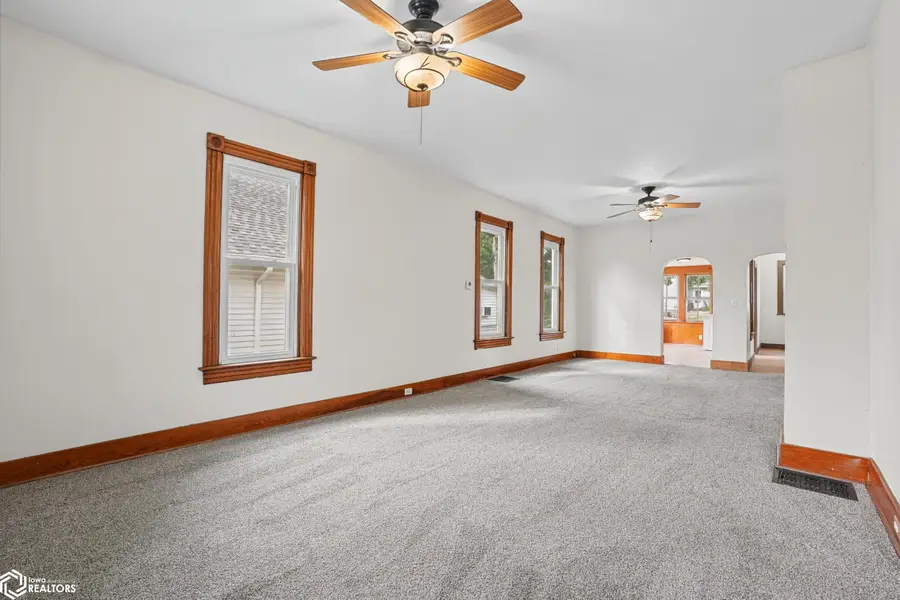 327 N Gertrude Street, Burlington, IA 52601 - #3