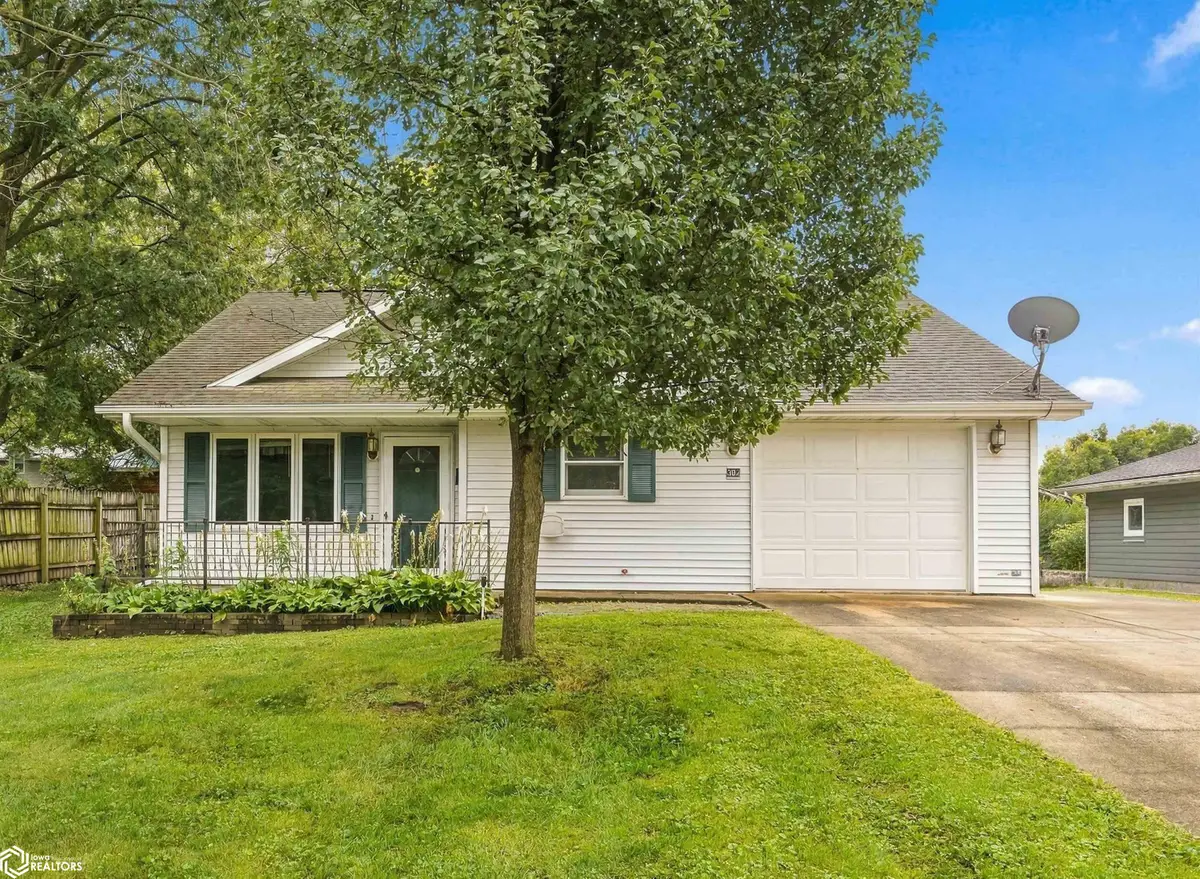 302 W Vine St., Mount Pleasant, IA 52641 - #1