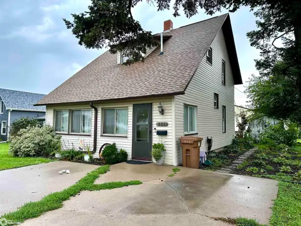 521 Spring Street, Grinnell, IA 50112