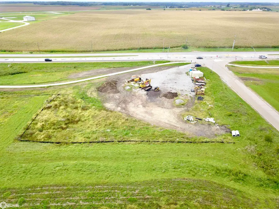1450 West Street S, Grinnell, IA 50112 - #2