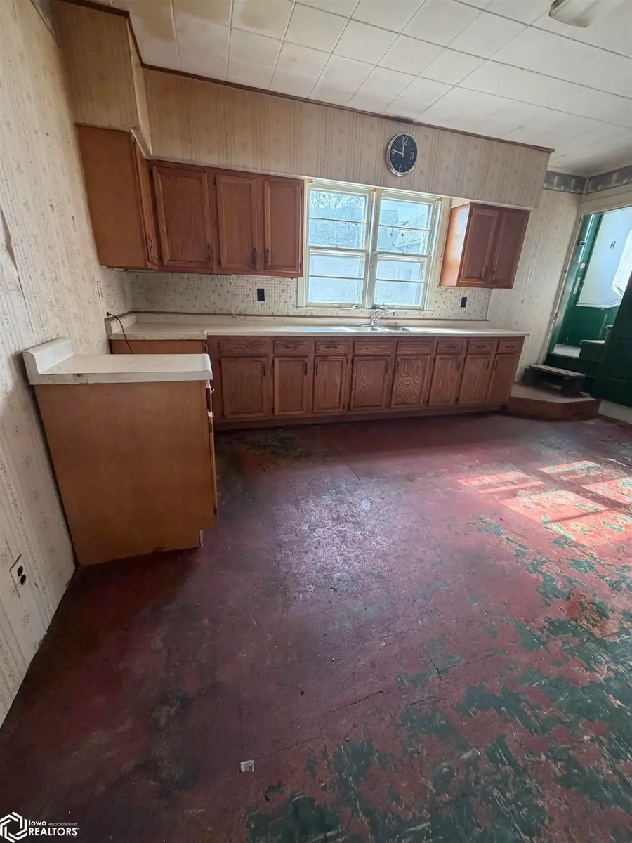 1205 Plank Street, Burlington, IA 52601 - #2