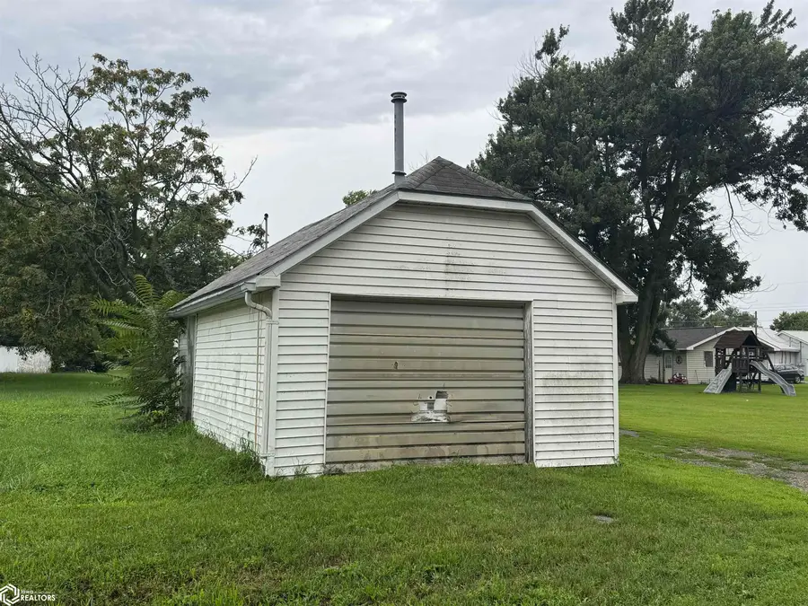 416 E Division Street, Morning Sun, IA 52640 - #3