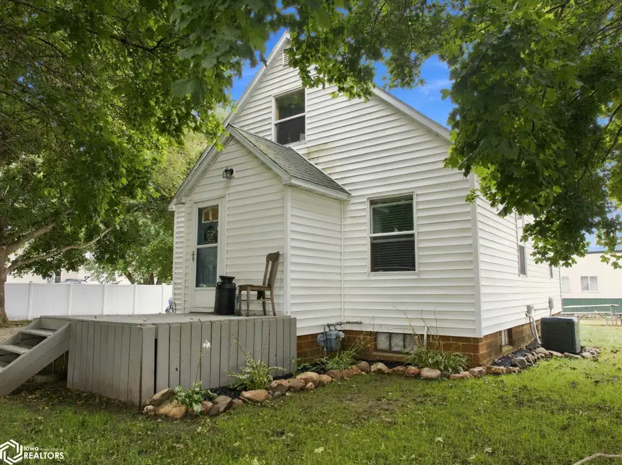 606 8th Street N, Northwood, IA 50459 - #2