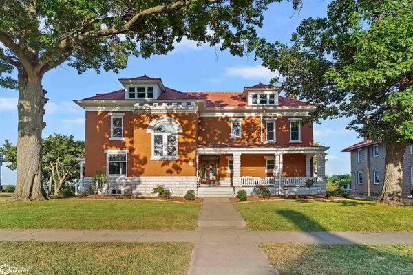 729 Grand Avenue, Keokuk, IA 52632