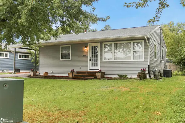 202 Sharon Avenue, Marshalltown, IA 50158