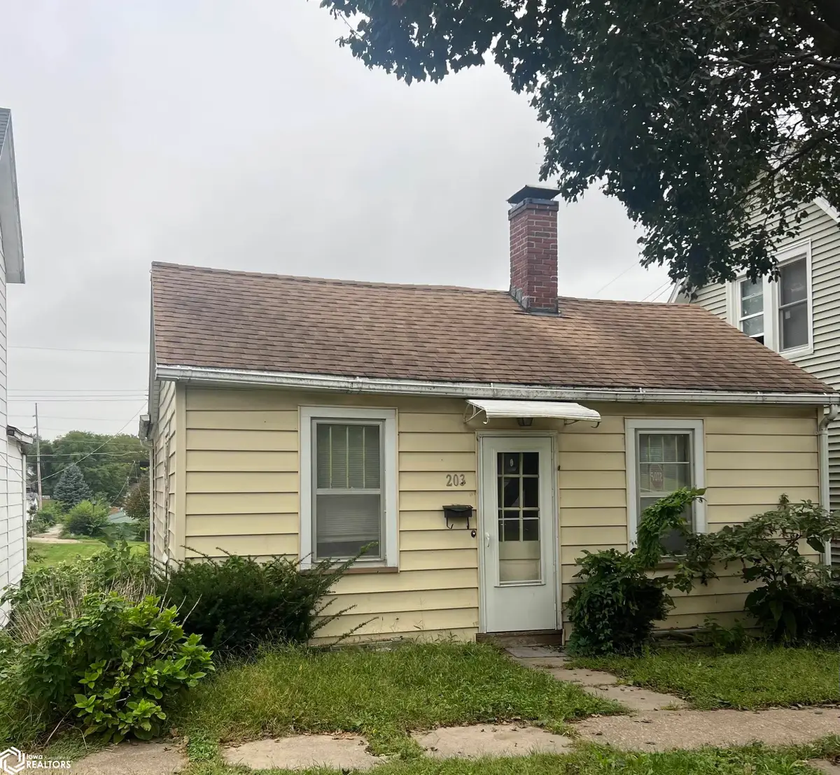 203 S 9th Street, Burlington, IA 52601 - #1