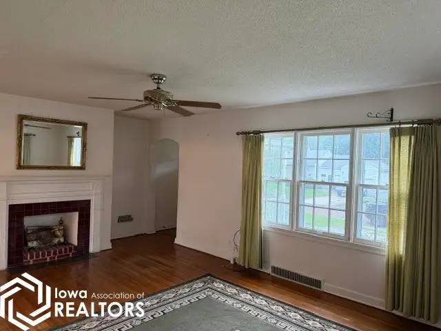 1304 Central Avenue, Bedford, IA 50833 - #3
