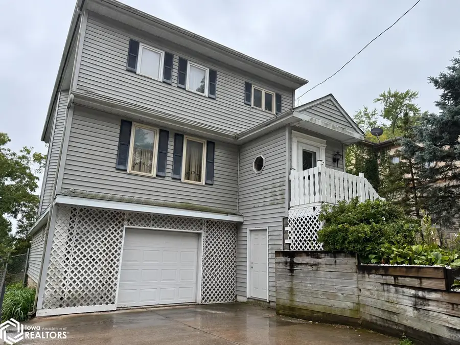 422 N Green Street, Ottumwa, IA 52501 - #2