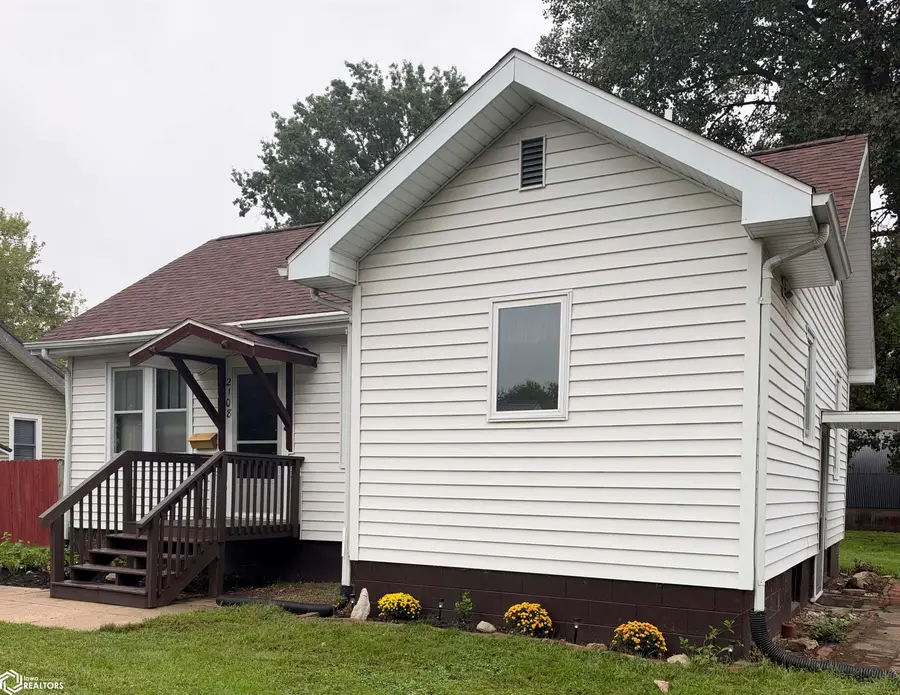 2108 S 16th Street, Burlington, IA 52601 - #3