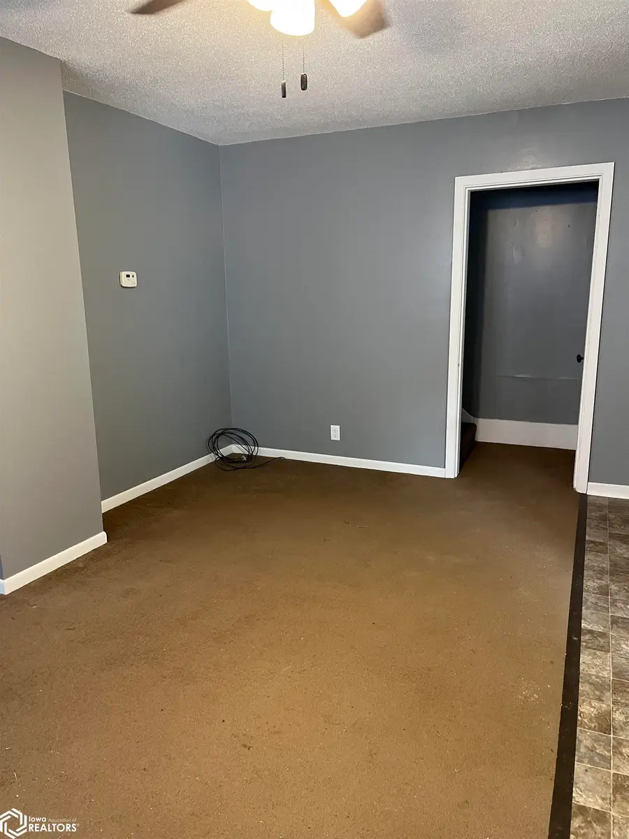 432 May Avenue, Burlington, IA 52601 - #3