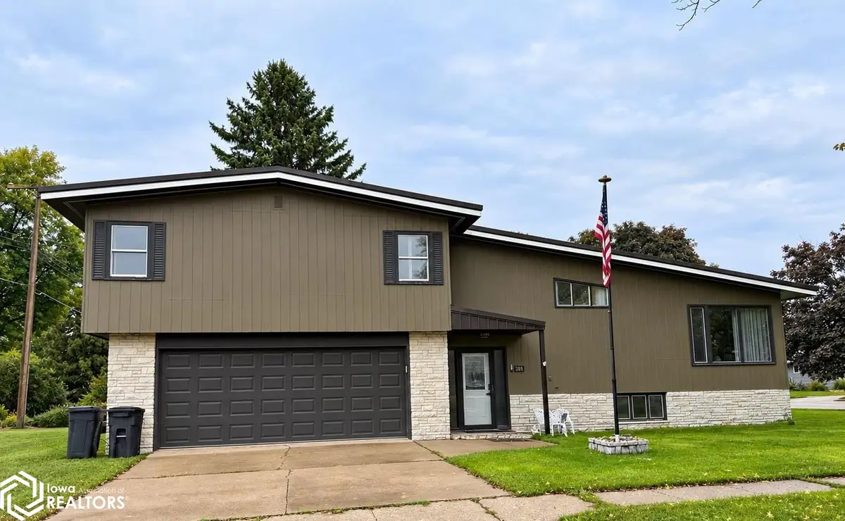 305 3rd Avenue Nw, Buffalo Center, IA 50424 - #1