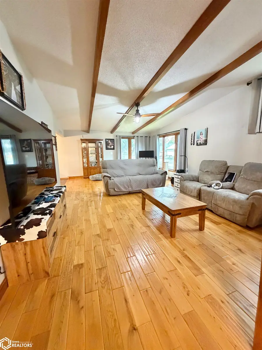 305 3rd Avenue Nw, Buffalo Center, IA 50424 - #2
