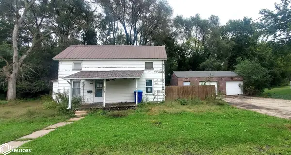215 6th Street Sw, Oelwein, IA 50662