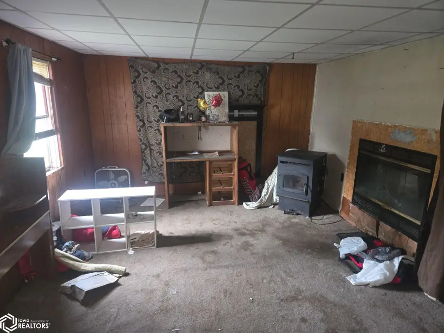 215 6th Street Sw, Oelwein, IA 50662 - #2