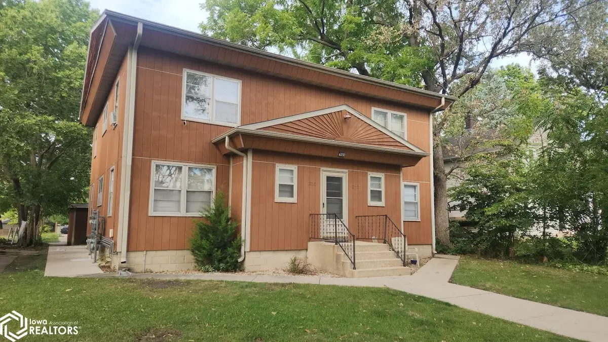 210-212 4th Street Ne, Mason City, IA 50401 - #1
