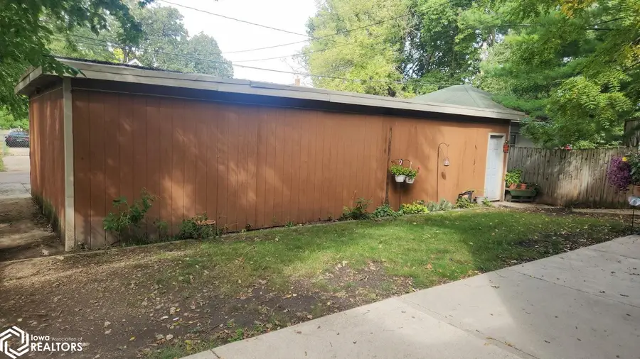 210-212 4th Street Ne, Mason City, IA 50401 - #3